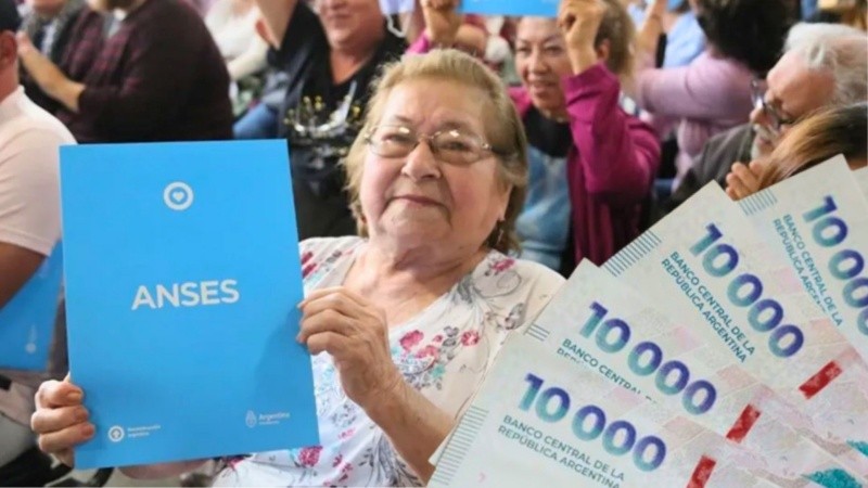 Quiénes cobran el bono de la Anses